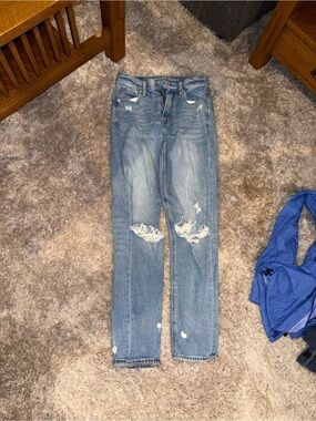 American Eagle Outfitters Women's Light Blue Distressed Straight-Leg Jeans